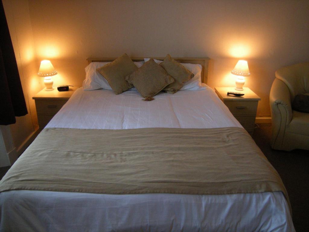 Ashlea House room 5